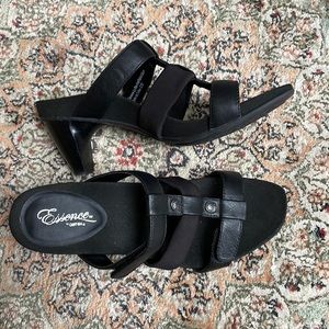 Adjustable Aetrex 3 1/2 “ comfortable sandals